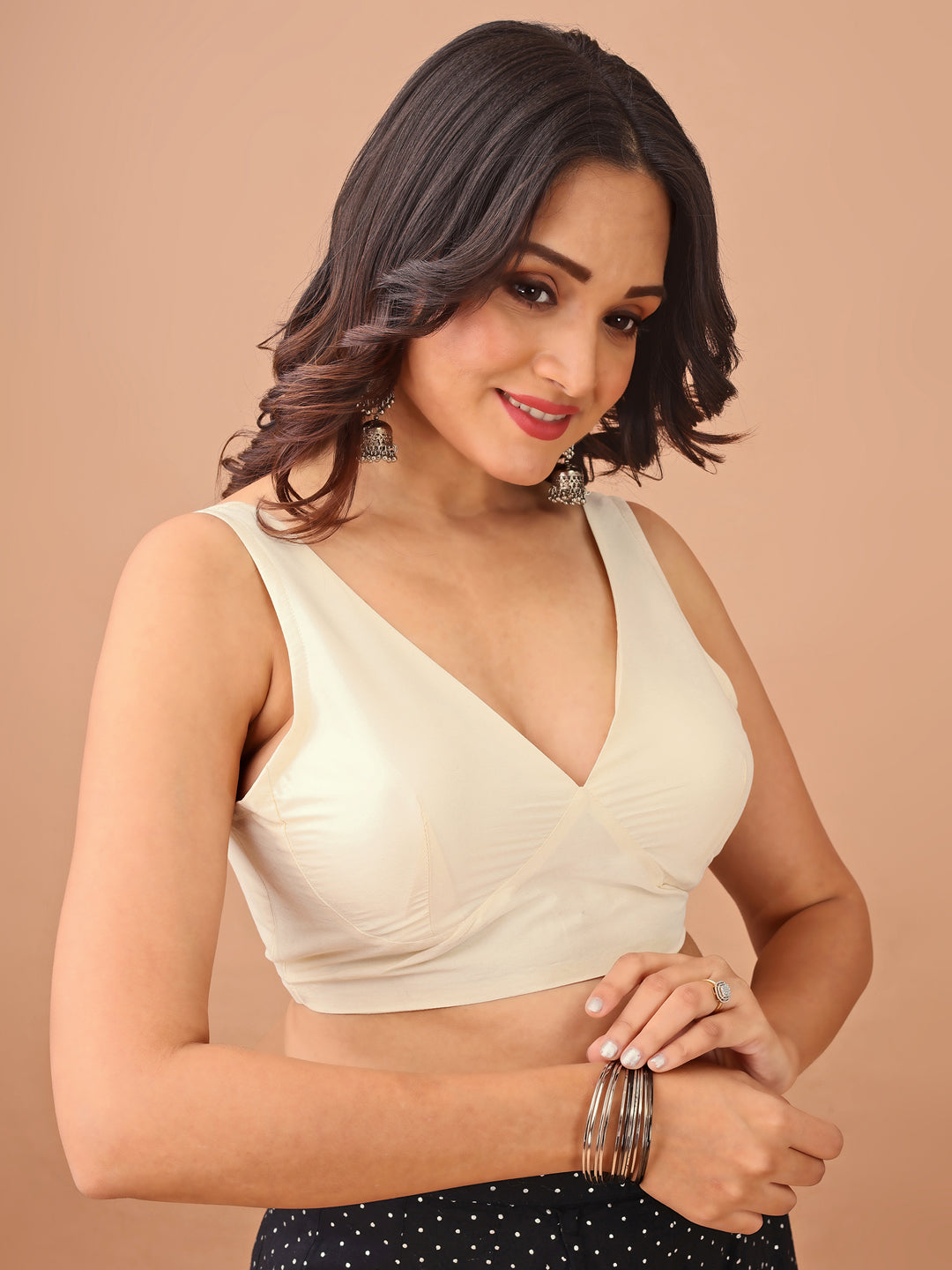 White colour tafetta sleeveless blouse
